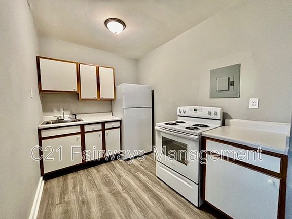 3rd image of 10261 Center Hwy Suite 1