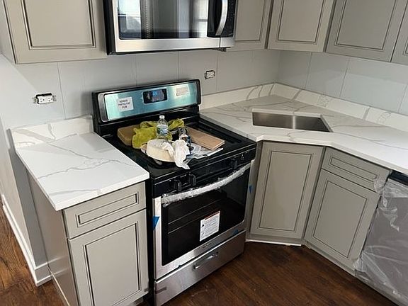 5th image of 7443 N Paulina St #3