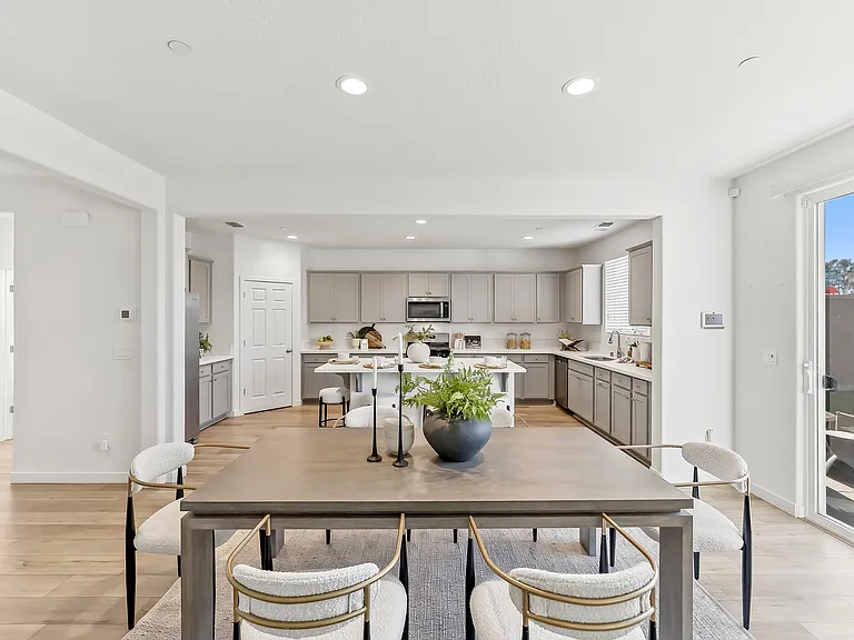 6690 E Adena Ave — Photo 5