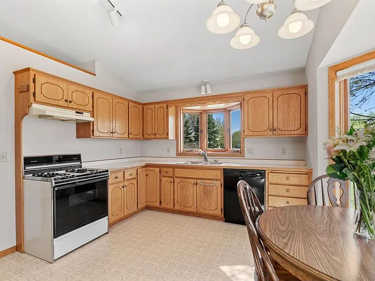 14389 Eveleth Ave — Photo 9