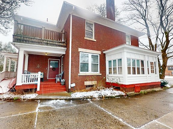 2nd image of 654 Park Ave