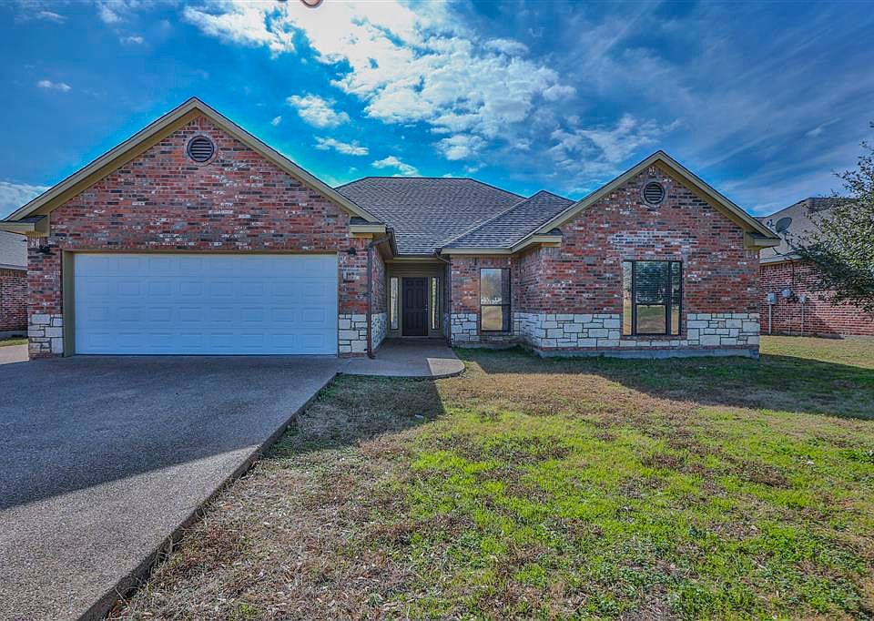 1st image of 411 Fernwood Dr
