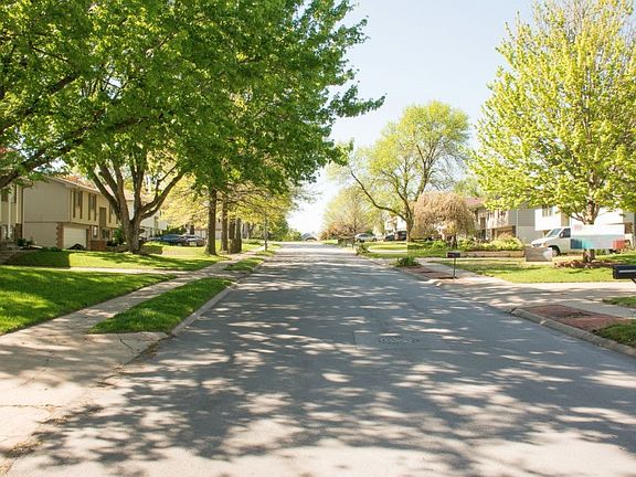 5th image of 6619 S 153rd St