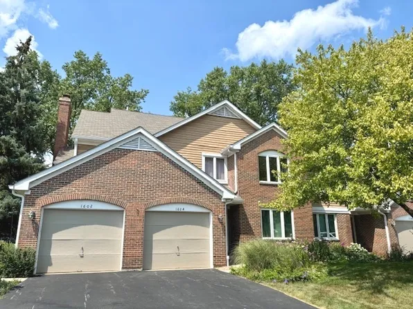 1604 E Clayton Ct, Arlington Heights, IL 60004