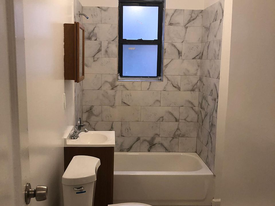 1st image of 482 Summer Ave APT 307