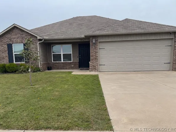 10147 E Larry St, Claremore, OK 74019