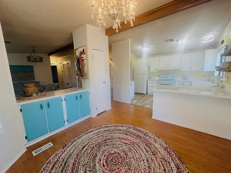 More storage! A total of 48 drawers/cabinets in this home.