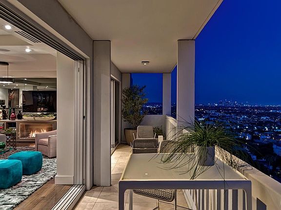 4th image of 999 N Doheny Dr Ph 9 & 10