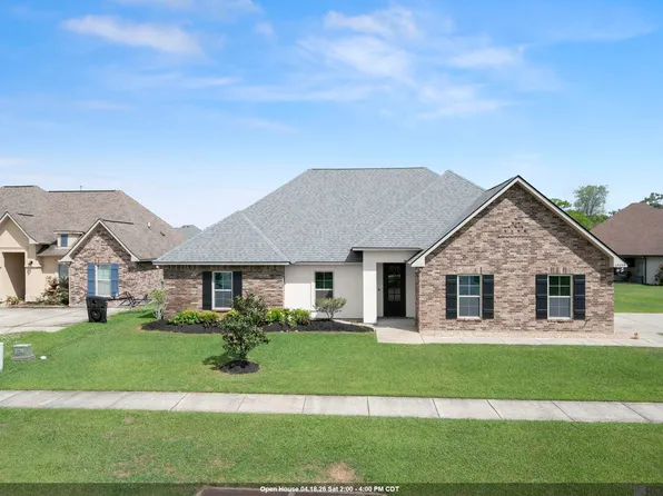 39054 Old Tree Dr, Prairieville, LA 70769