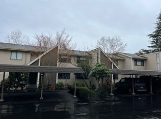6407 Sand Point Way NE #D-9, Seattle, WA 98115