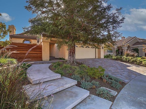 4th image of 844 Derry Cir