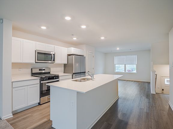 5th image of 10731 Violette Way #1