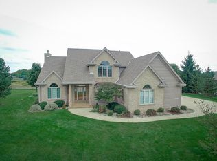 N33W29256 Millridge Rd, Pewaukee, WI 53072