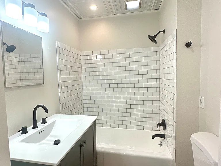 278 Pearl St #1 — Photo 8