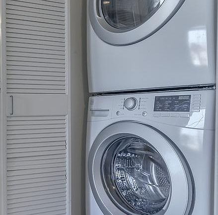 4th image of 280 S Euclid Ave APT 210