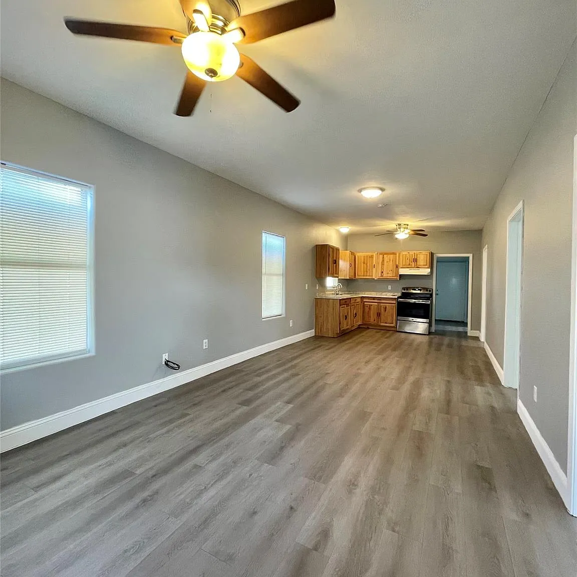 3 bed, 1.0 bath, 898 sqft, $1,050 — Photo 4