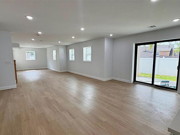 4th image of 43 John Street