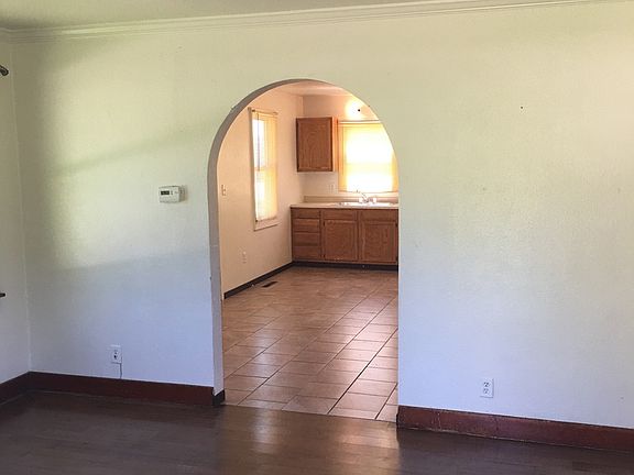 5th image of 1007 Valley Dr #1007
