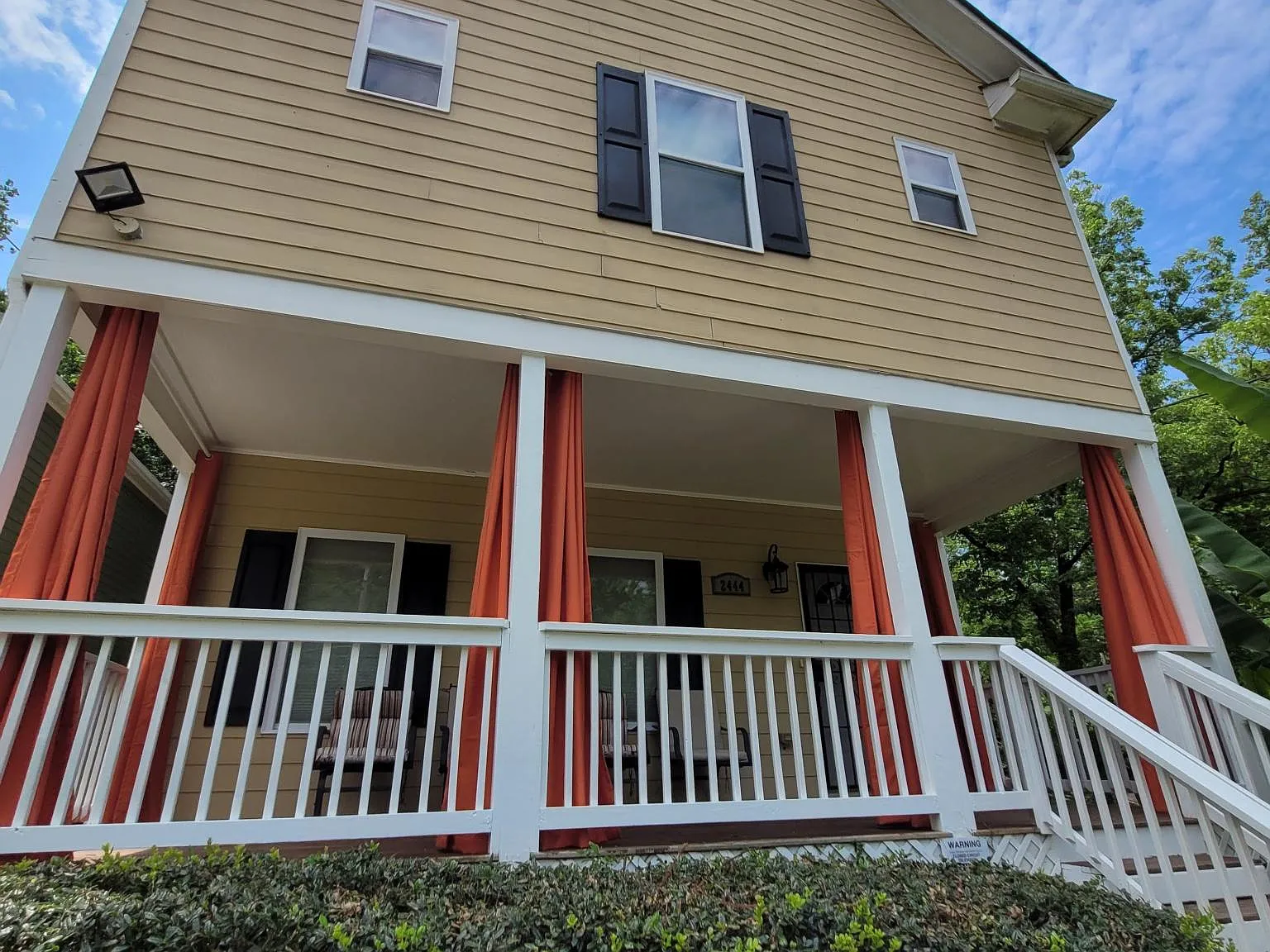 5 bed, 2112 sqft, $4,100 — Photo 2