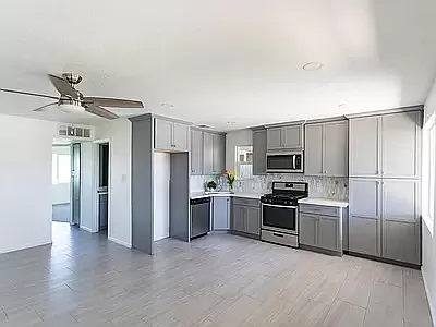 1506 E Clarendon Ave — Photo 6