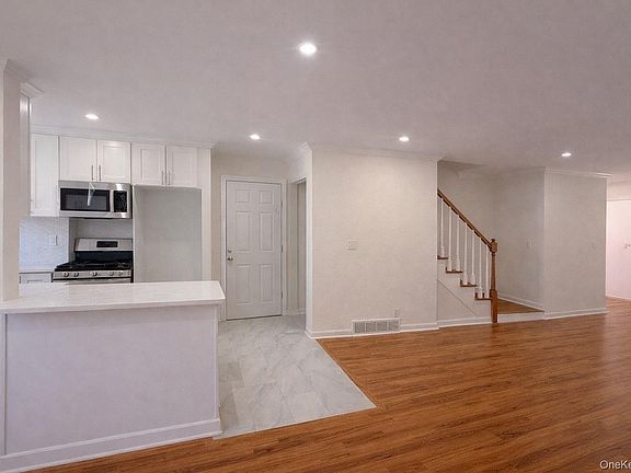 4th image of 1249 E 223rd Street