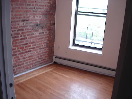 Rented by HOTPROPERTY NYC LLC | media 13