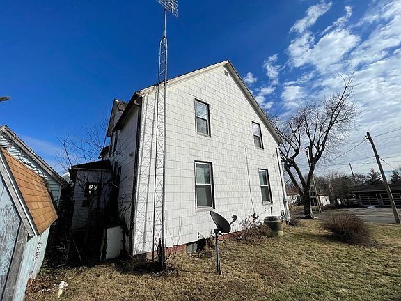3rd image of 523 W Washington Ave