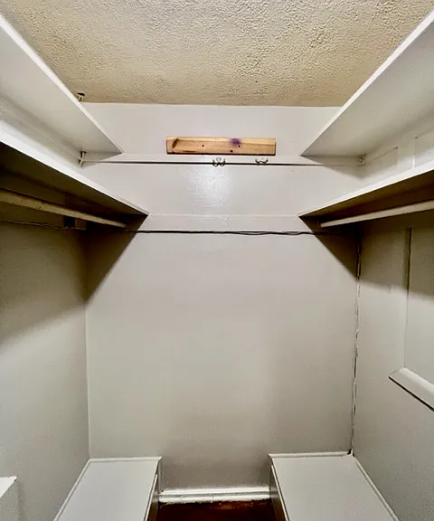 Corona Manor Apartments — Photo 12
