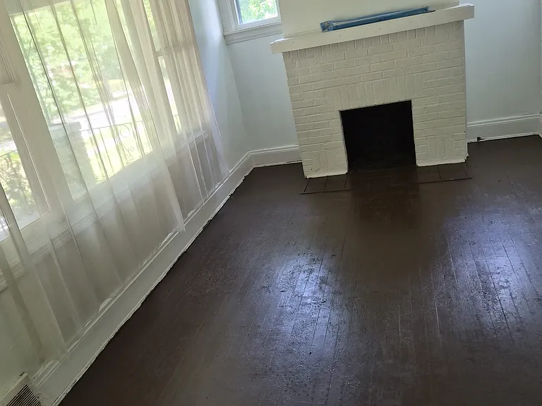 1152 Pomona Rd — Photo 1