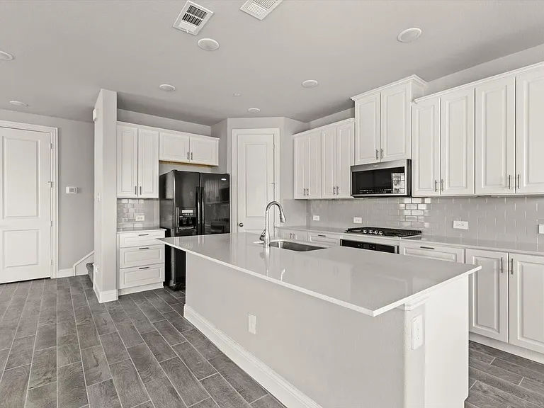 1755 Redding St — Photo 5