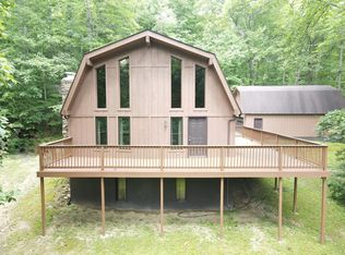 3969 S Whitehorse Rd, Nashville, IN 47448