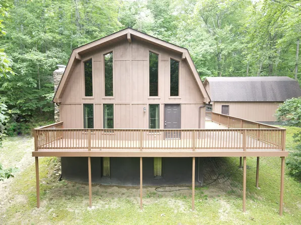 3969 S Whitehorse Rd, Nashville, IN 47448