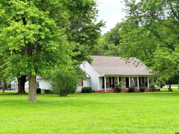 413 Sandhill Rd, Martin, TN 38237