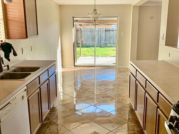 4th image of 6019 Fallmont Dr