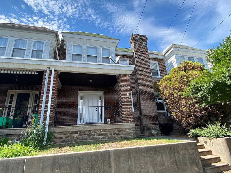 1st image of 556 Parker Ave