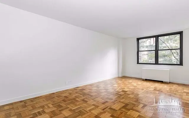 Rented by Manhattan Realty Group | media 9