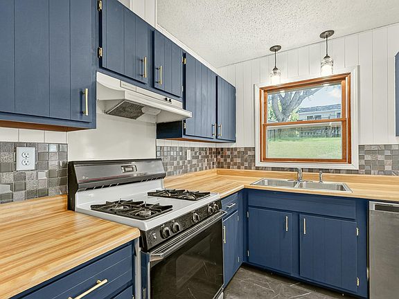 4th image of 709 37th St SW