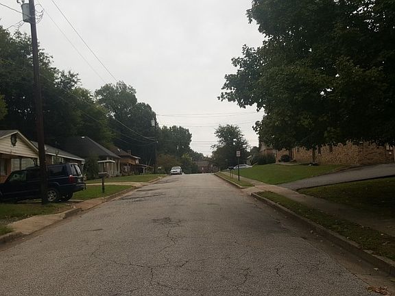 4th image of 222 Watkins St