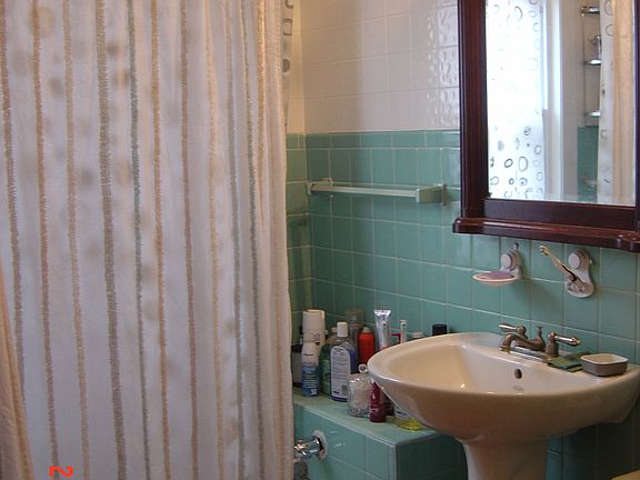 4th image of 92 Andrews Ave