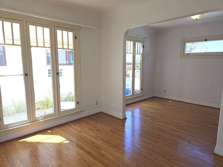 1115 Douglas St — Photo 6