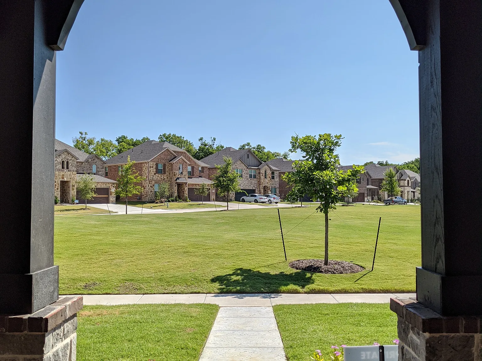 3 bed, 2.5 bath, 2283 sqft, $3,000 — Photo 3