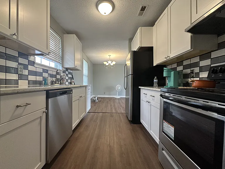 361 Dupuis Dr — Photo 10