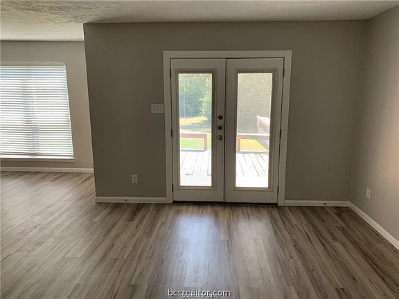 4th image of 2845 Oakside Dr