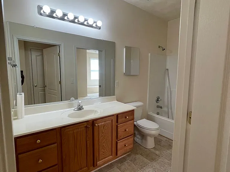 2820 Majestic Oak Ct — Photo 21