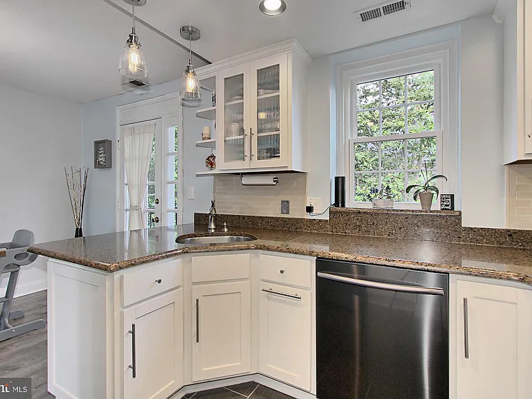 3043 S Columbus St #C1 — Photo 17
