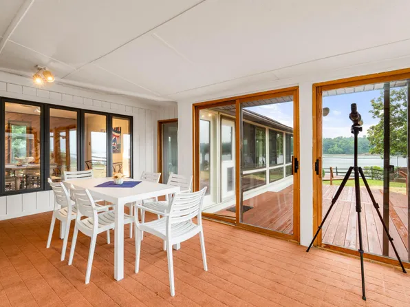 64 S Shore Rd, Elkton, MD 21921