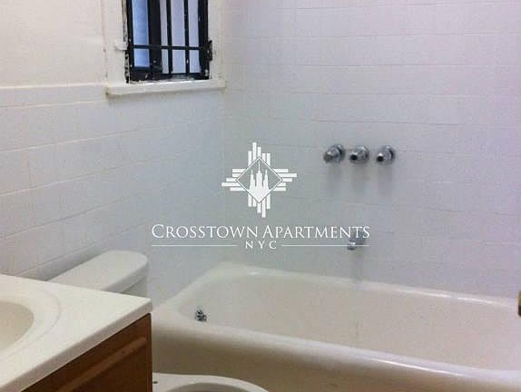 5th image of 2127 27th St APT A1