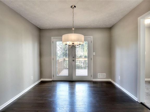5th image of 3717 Stoney View Dr