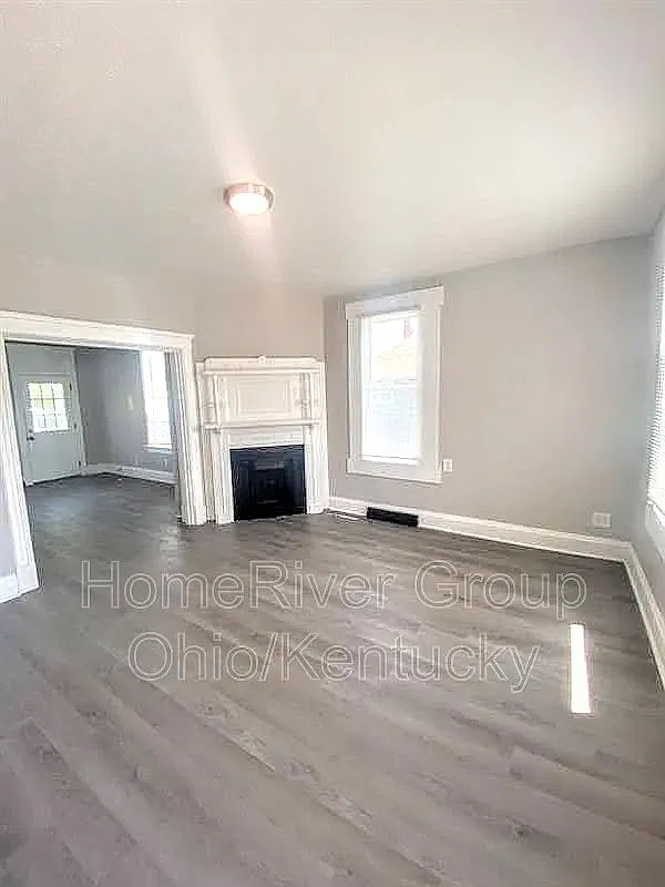 2 bed, 1.0 bath, 960 sqft, $1,350 — Photo 2
