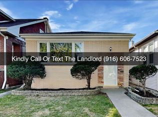 5747 N Moody Ave, Chicago, IL 60646